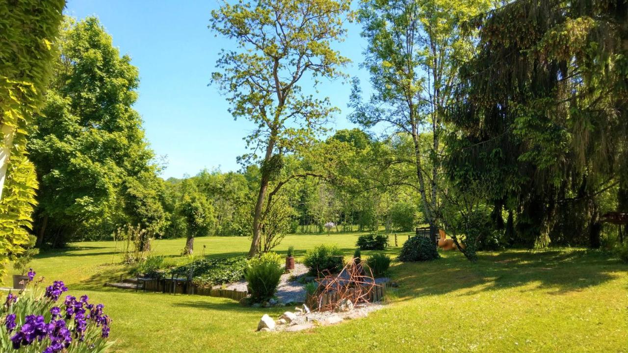 Domaine De L'Olifant Bed and Breakfast Champanges Esterno foto